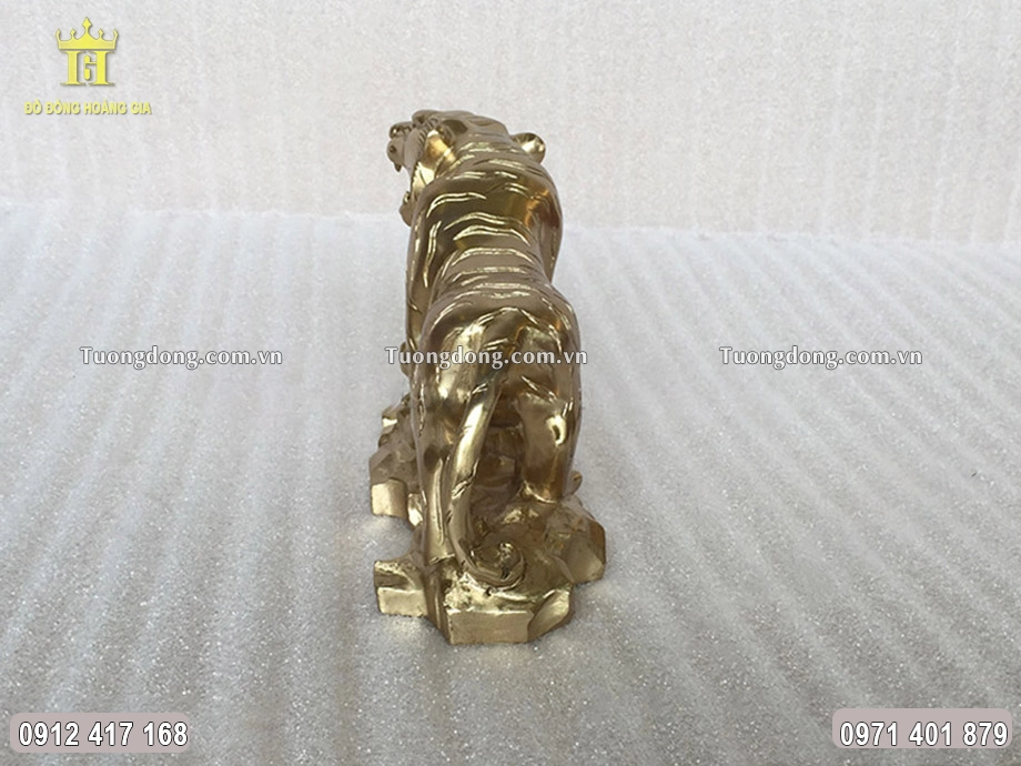 Hình ảnh phía sau của linh vật Hổ